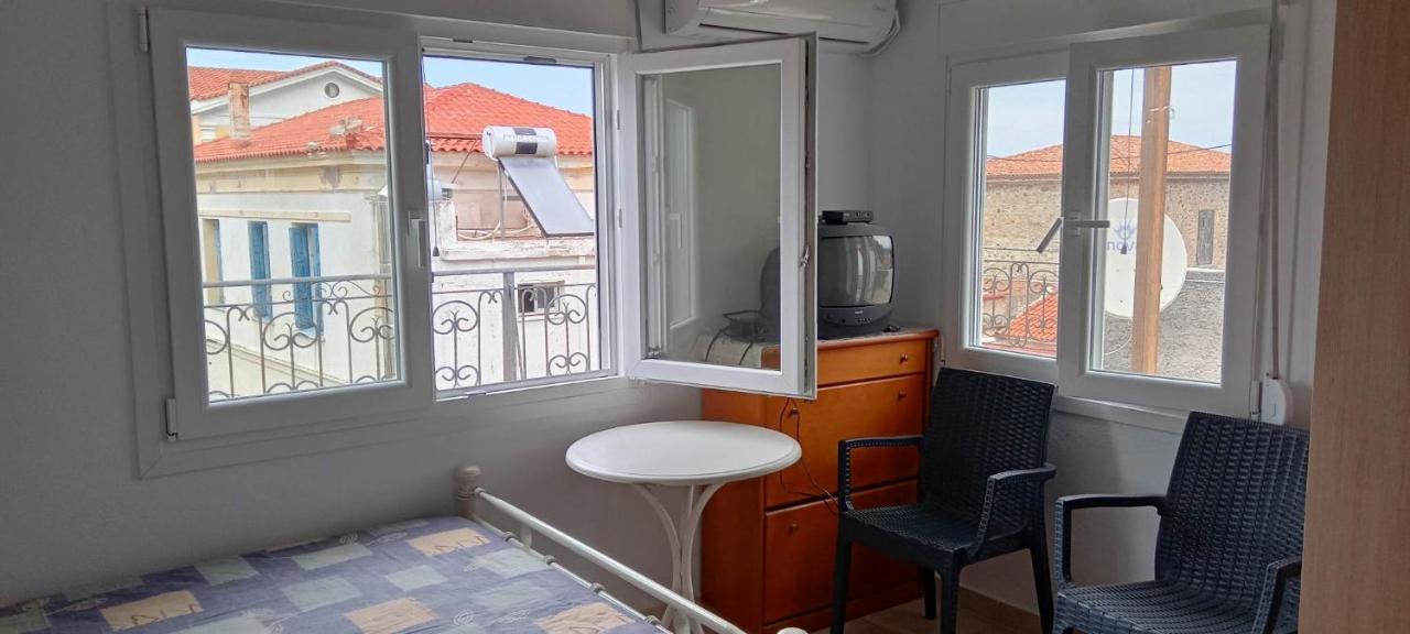 Jasmine'S Guest House Karlovassi Buitenkant foto